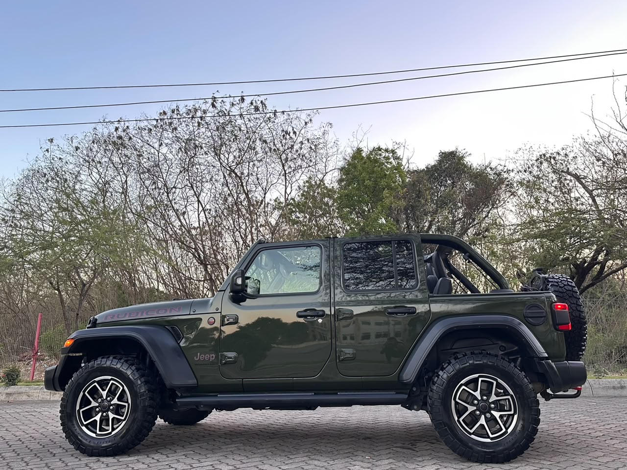 Jeep Wrangler Rubicon thumbnail 7